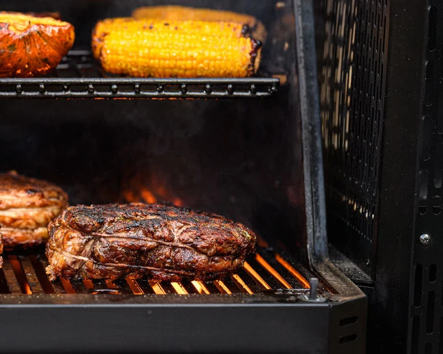 Masterbuilt Gravity Series 800 Digital Charcoal Grill + Smoker - Image 10